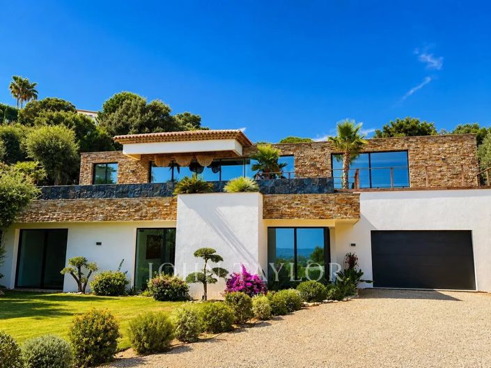 Image No.6-5 Bed House for sale