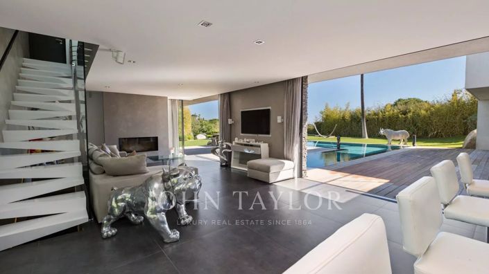Image No.3-6 Bed House for sale