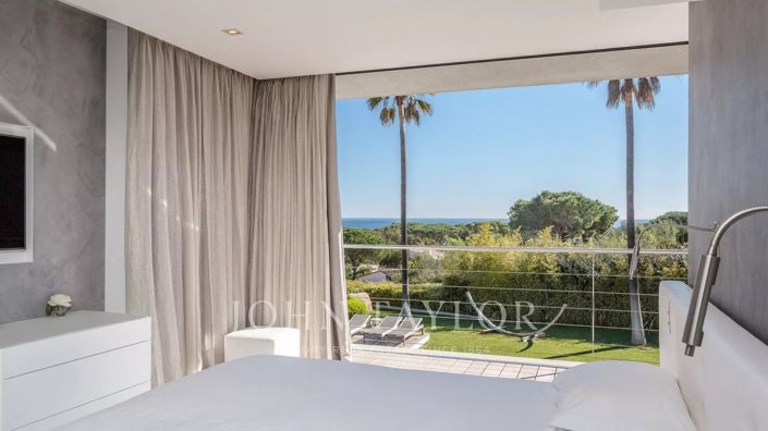 Image No.6-6 Bed House for sale