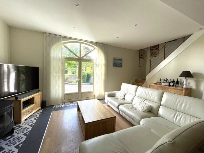 Image No.5-5 Bed House for sale