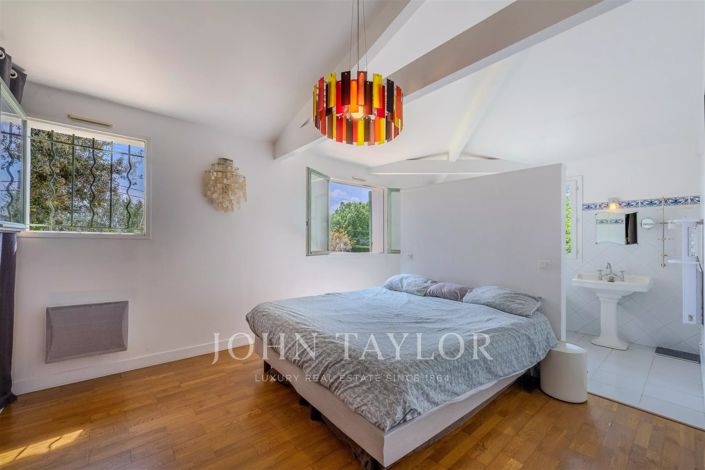 Image No.12-5 Bed House for sale
