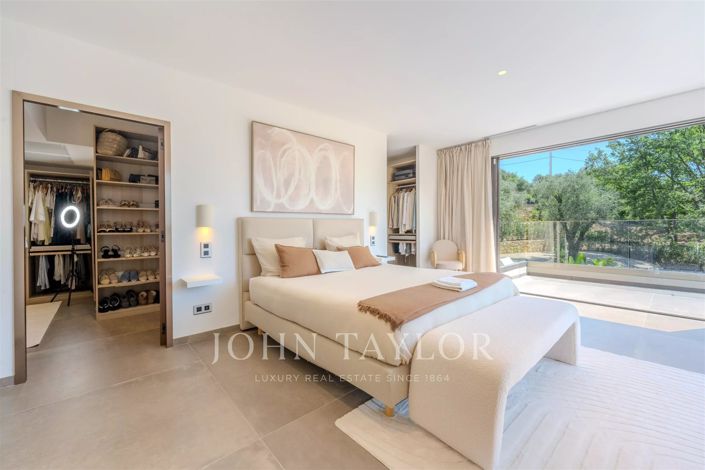 Image No.11-5 Bed House for sale