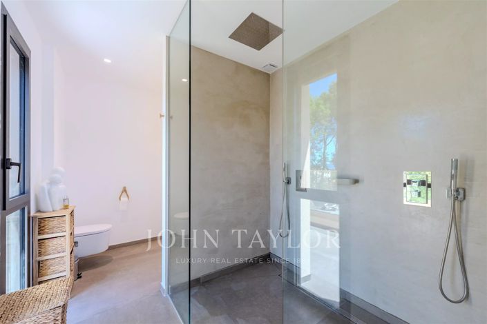 Image No.14-5 Bed House for sale
