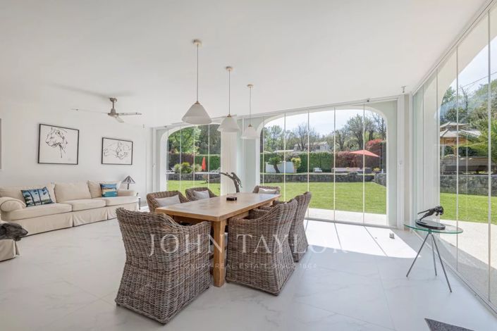 Image No.6-5 Bed House for sale