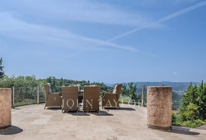 Image No.3-Maison de 6 chambres à vendre à Châteauneuf-Grasse