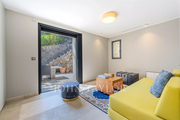 Image No.16-4 Bed House for sale