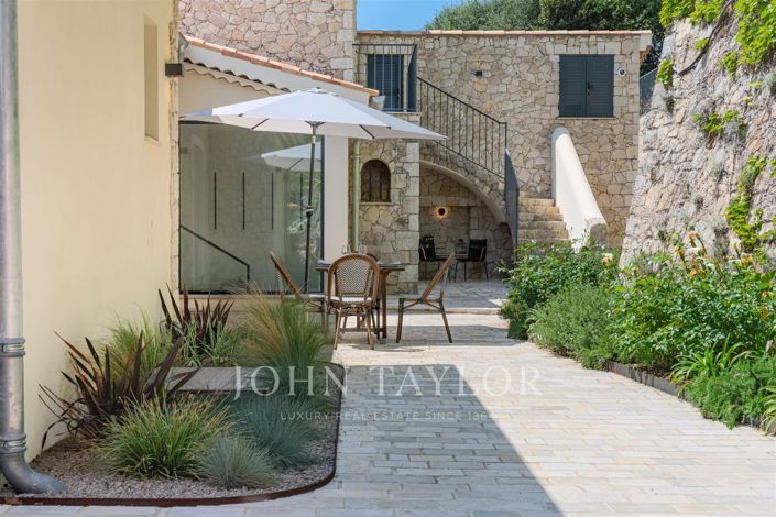 Image No.18-4 Bed House for sale