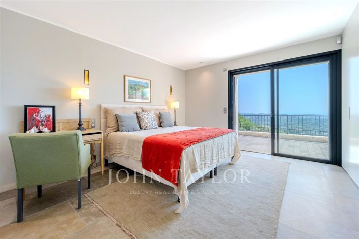 Image No.24-4 Bed House for sale
