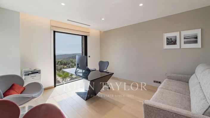 Image No.14-6 Bed House for sale