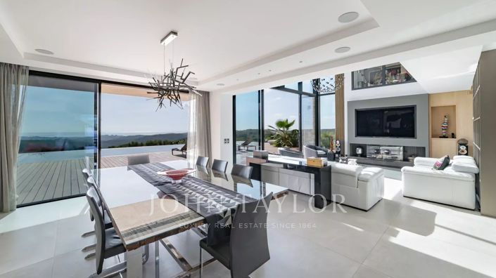 Image No.7-6 Bed House for sale
