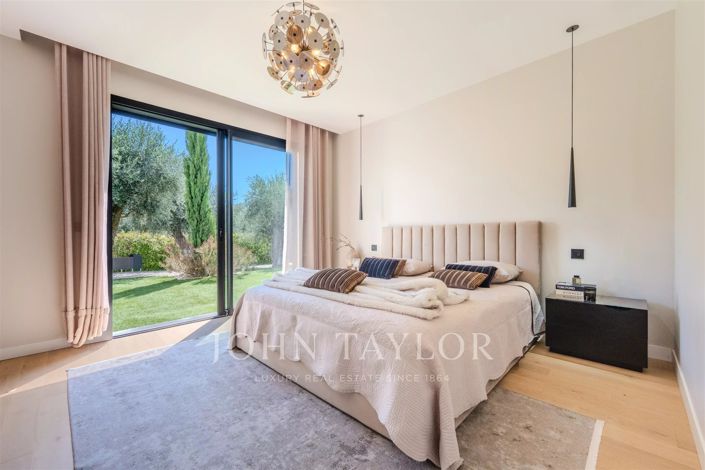 Image No.13-4 Bed House for sale