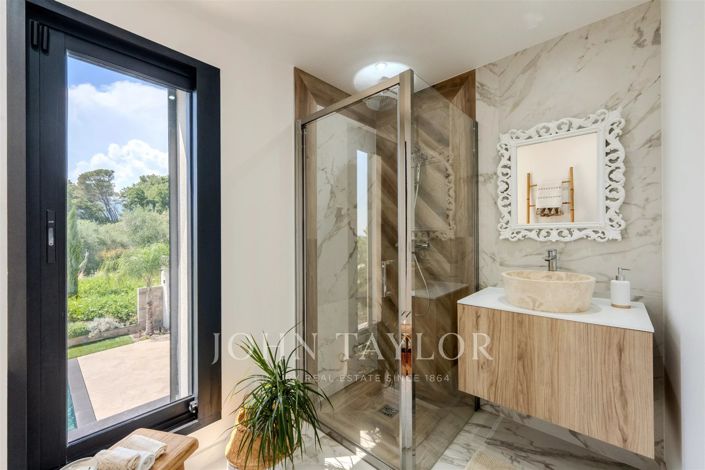 Image No.16-4 Bed House for sale