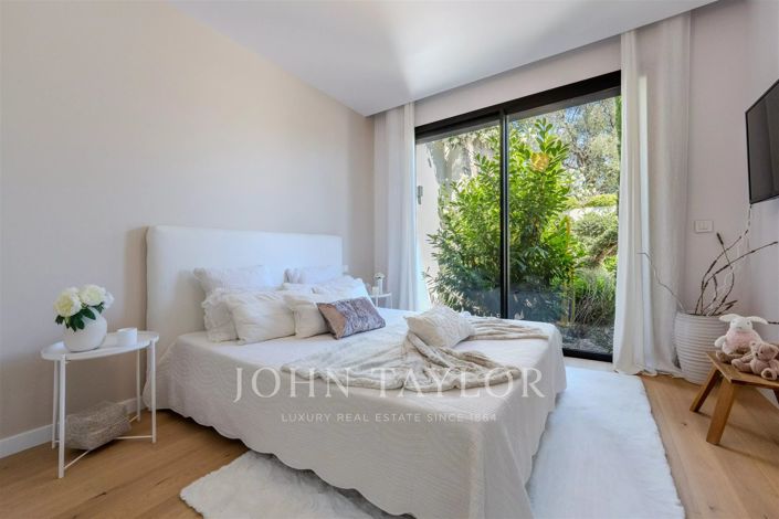 Image No.17-4 Bed House for sale