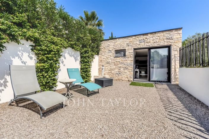 Image No.21-4 Bed House for sale