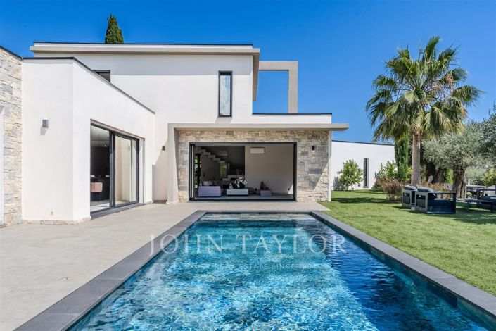 Image No.24-4 Bed House for sale