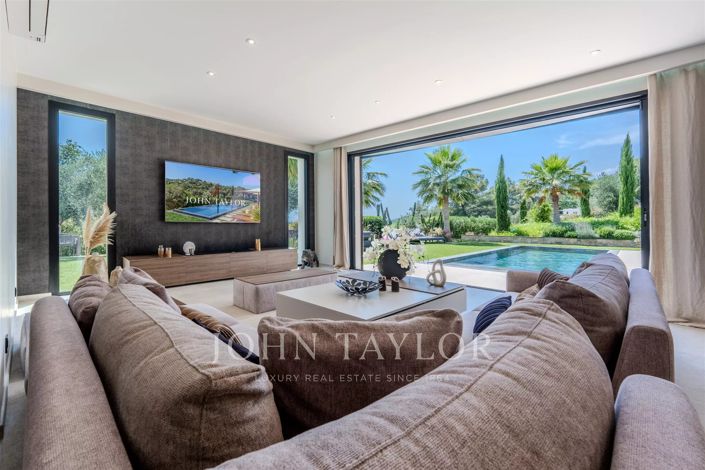 Image No.8-4 Bed House for sale
