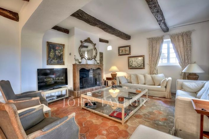 Image No.13-10 Bed House for sale