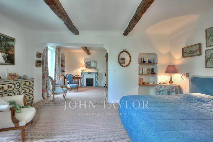 Image No.17-10 Bed House for sale