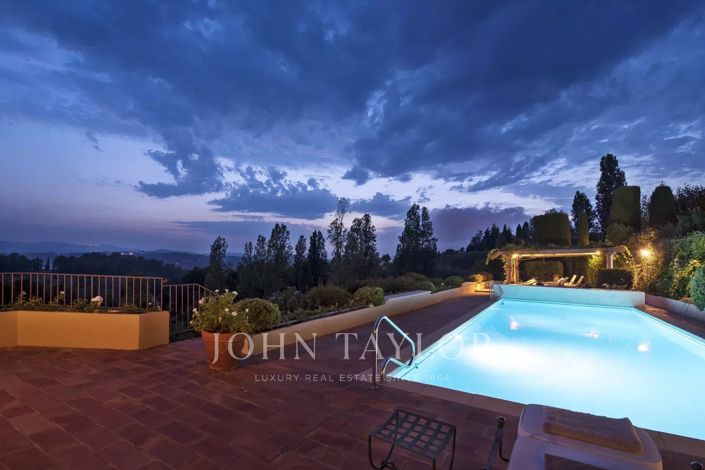 Image No.29-10 Bed House for sale
