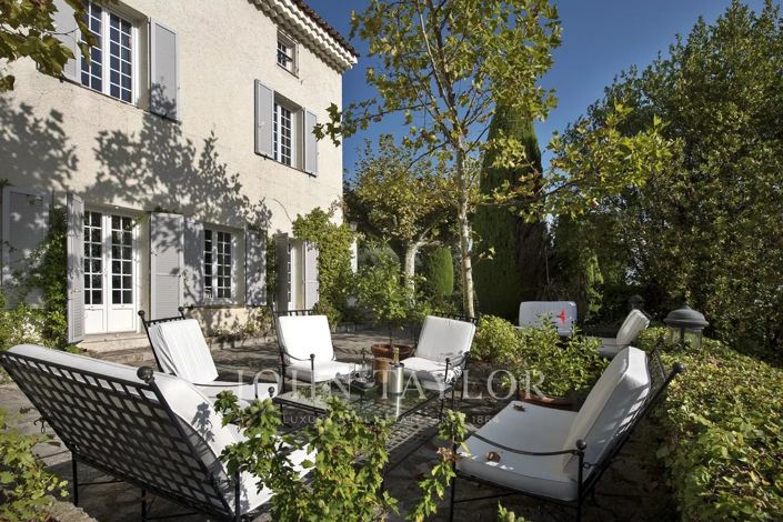 Image No.3-10 Bed House for sale