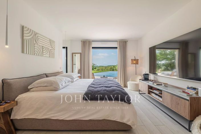 Image No.11-5 Bed House for sale