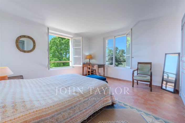 Image No.11-6 Bed House for sale