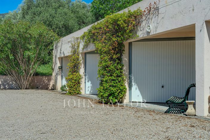 Image No.16-6 Bed House for sale