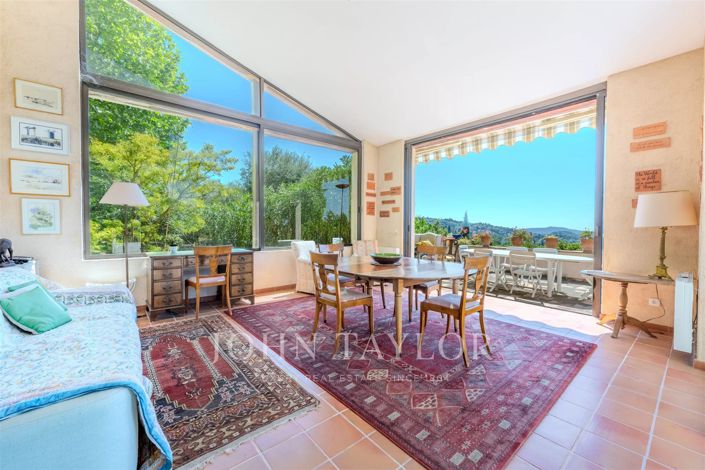 Image No.9-6 Bed House for sale