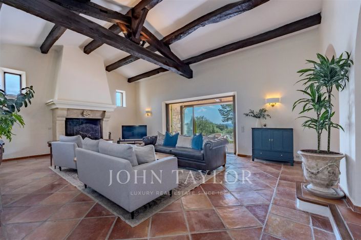 Image No.17-5 Bed House for sale