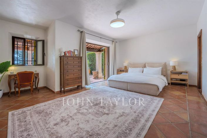 Image No.19-5 Bed House for sale