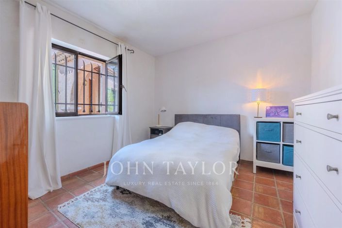 Image No.21-5 Bed House for sale