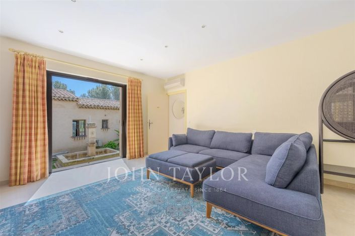 Image No.27-5 Bed House for sale