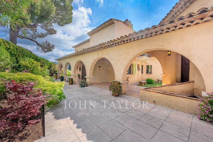 Image No.30-5 Bed House for sale