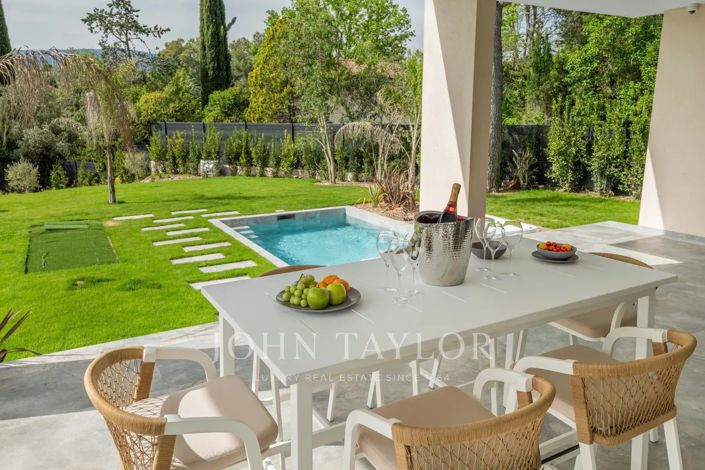 Image No.3-4 Bed House for sale