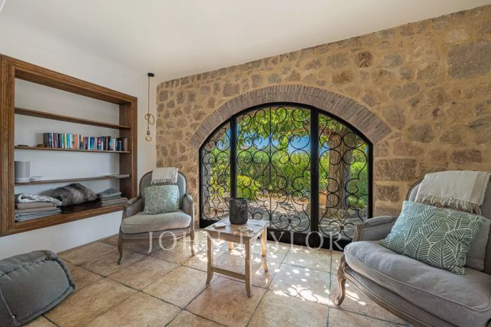 Image No.12-4 Bed House for sale