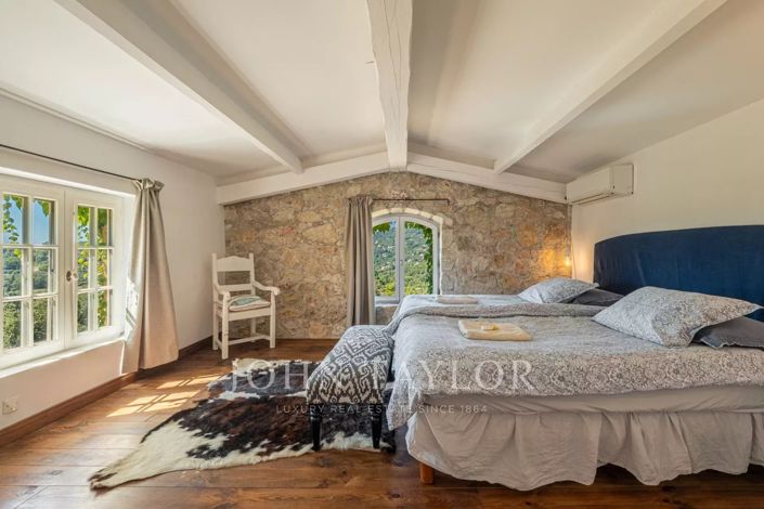 Image No.17-4 Bed House for sale