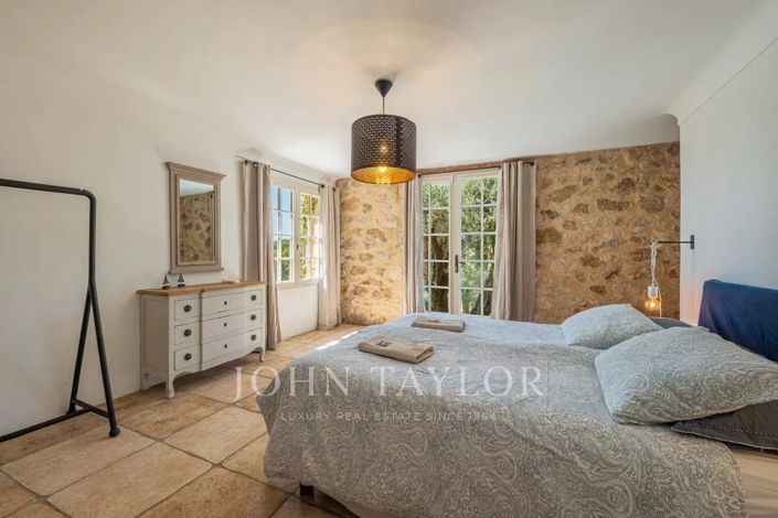 Image No.20-4 Bed House for sale