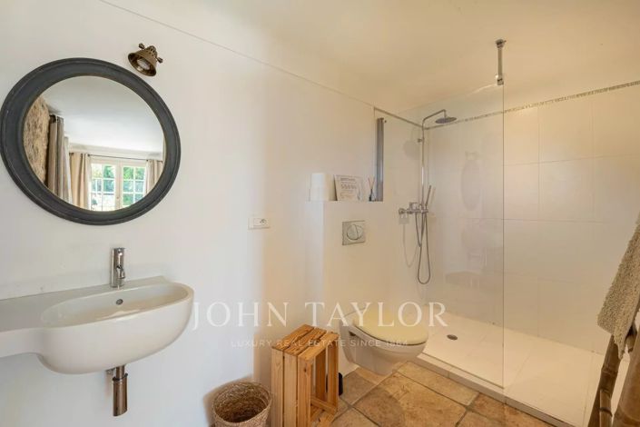 Image No.21-4 Bed House for sale