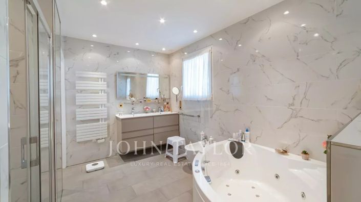 Image No.21-4 Bed House for sale