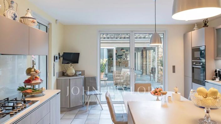 Image No.6-4 Bed House for sale
