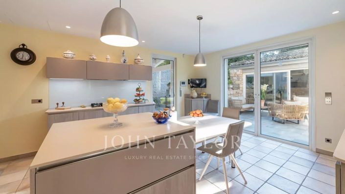 Image No.7-4 Bed House for sale
