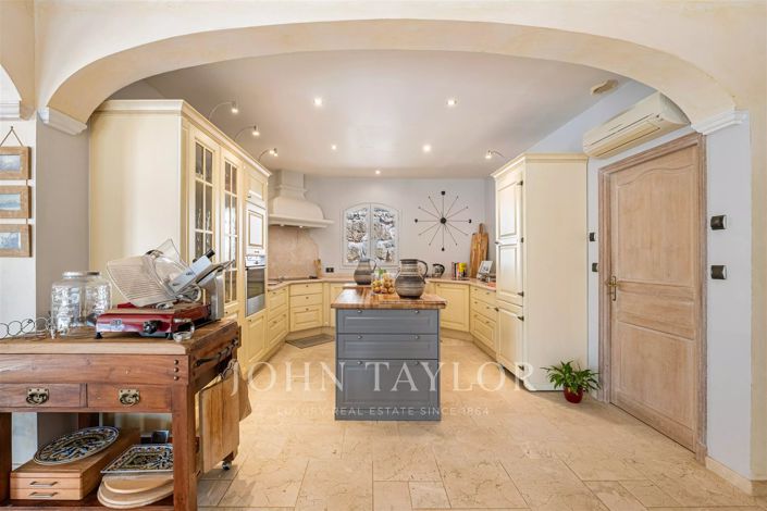 Image No.9-4 Bed House for sale