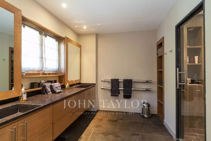 Image No.20-4 Bed House for sale