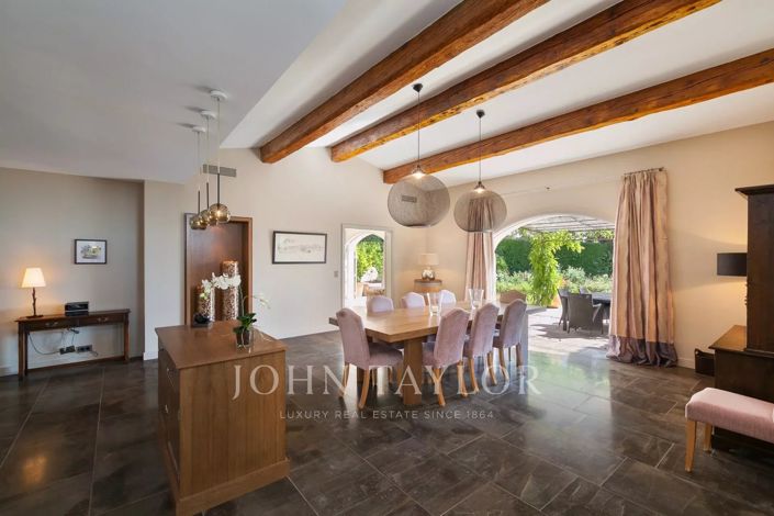Image No.8-4 Bed House for sale