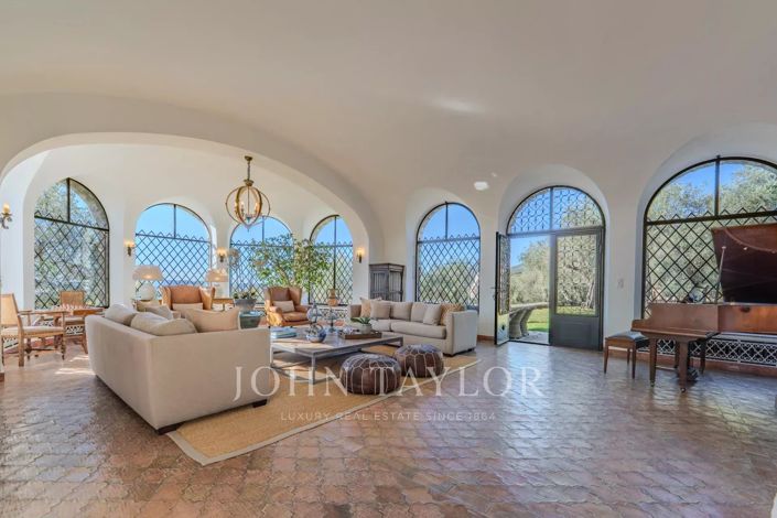 Image No.21-6 Bed House for sale