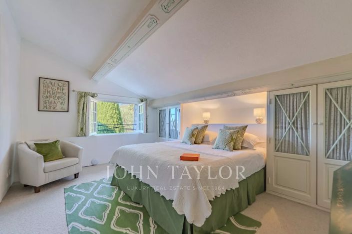 Image No.32-6 Bed House for sale