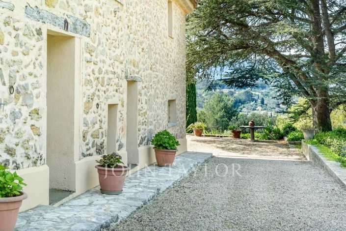 Image No.21-8 Bed House for sale
