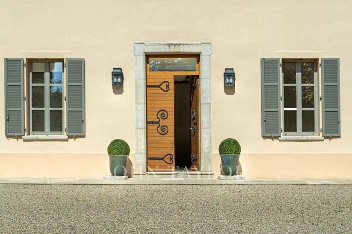 Image No.4-8 Bed House for sale