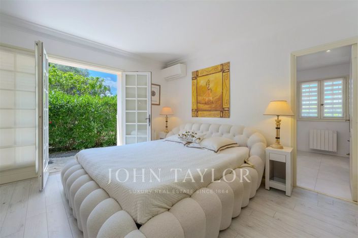 Image No.11-5 Bed House for sale