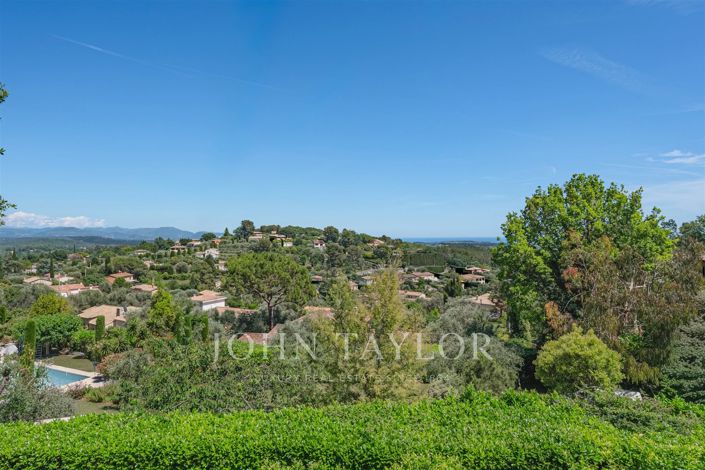 Image No.18-5 Bed House for sale